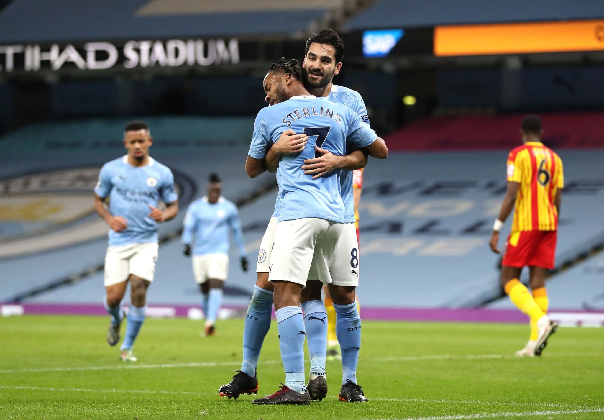 轻球员而成 轻球员而成